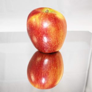 Zeichenvorlage für eine Spiegelung eines Apfels