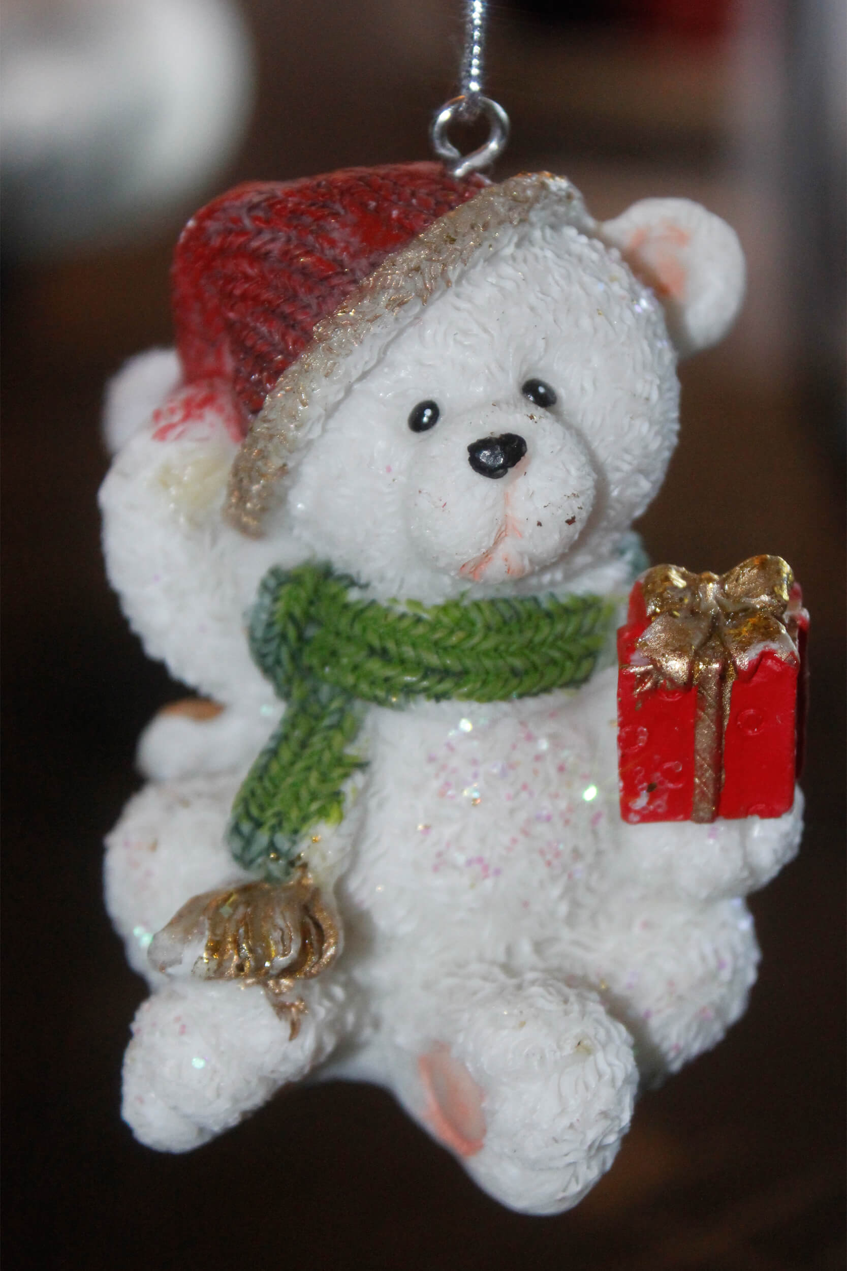 Weihnachtliche Fotovorlagen zum Abzeichnen: Bärchenfigur mit Geschenk