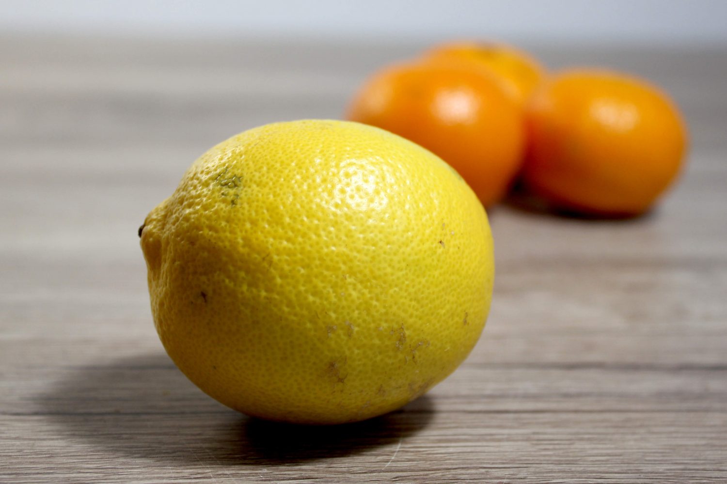 Zitrone Fotovorlagen zum Abzeichnen Mandarinen im Hintergrund 1