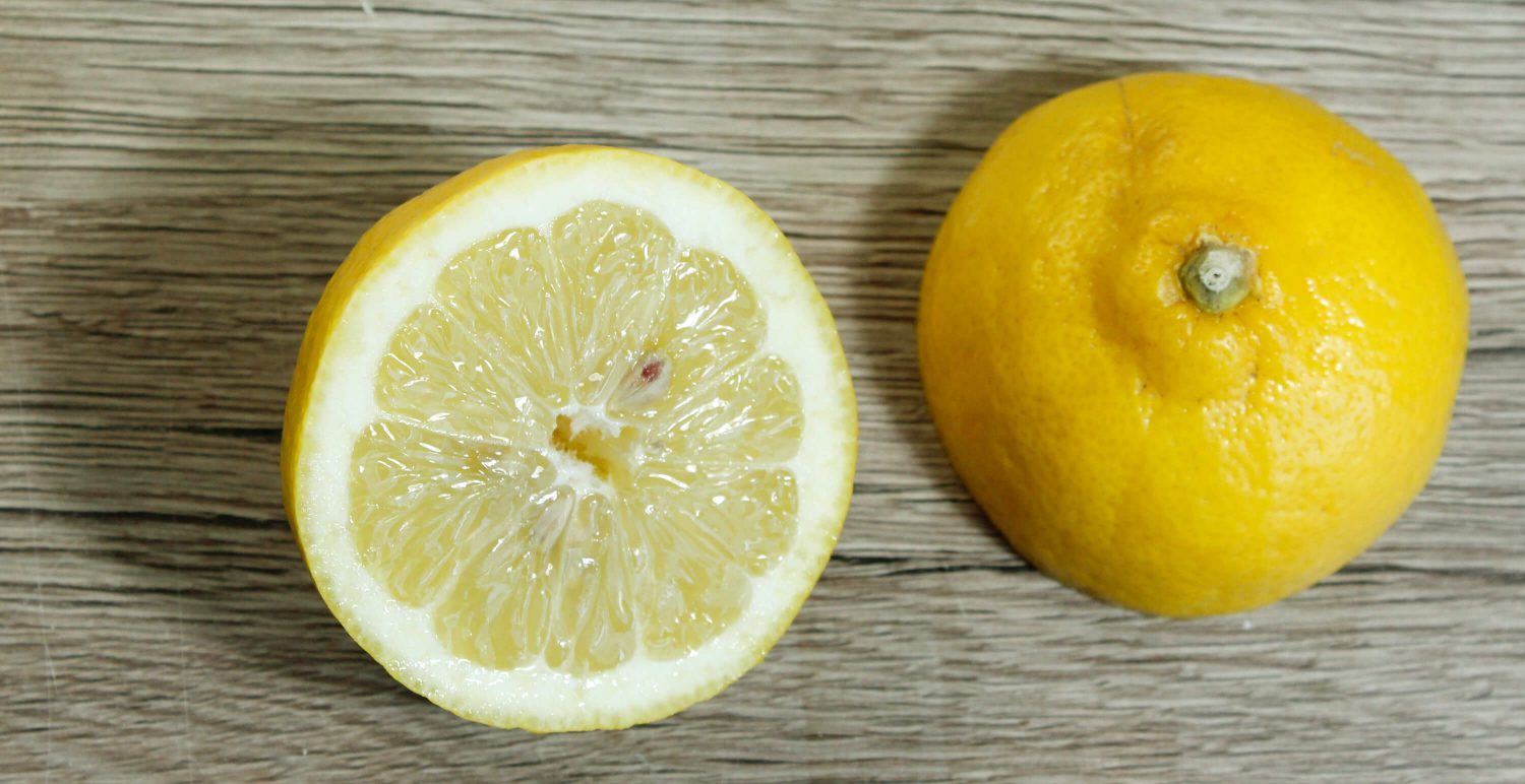Halbe Zitrone - zwei Hälften 2