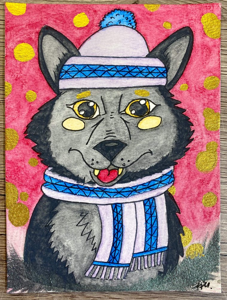 Koloriertes Bild eines Wolfs mit grauem Fell, einer blauen Wintermütze und Schal vor einem roten Hintergrund mit goldenen Punkten.